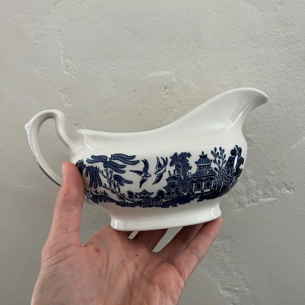 NWT Blue Willow Churchill ceramic Gravy Pitcher